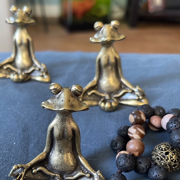 Brass Zen Frog Statue - Picture 5 of 6